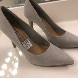 NWT Christian Siriano gray heels